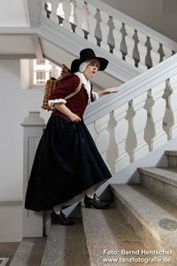 Angela Pfenninger als Puritanerin
