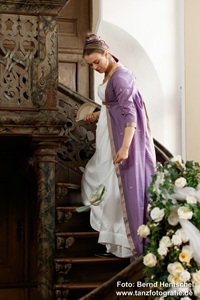Angela Pfenninger im Empire Ballkleid