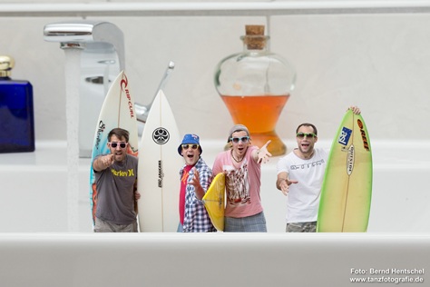 The CurbSide Prophets im Waschbecken