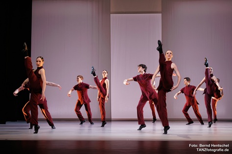 „Chairman Dances“ von Lucinda Childs